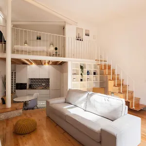 https://feels-like-home-graca-lovely-apartment-iii.hotels-lisbon-portugal.com
